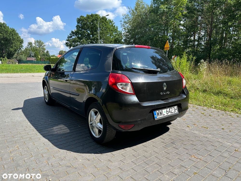 Renault Clio 1.2 16V 75 Yahoo - 5