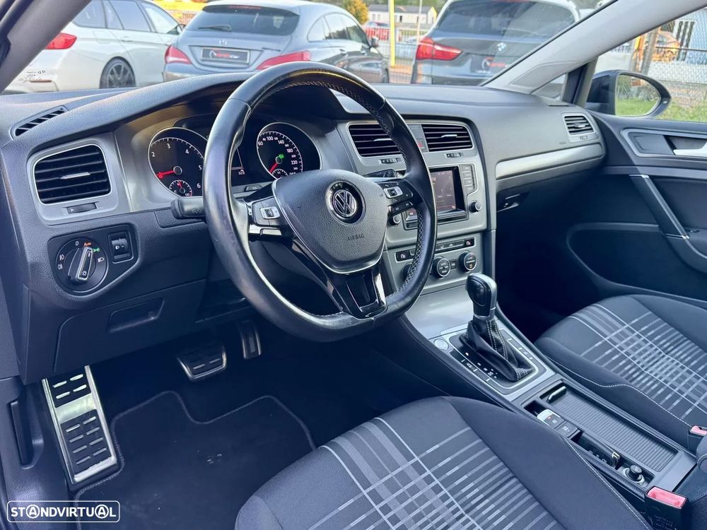 VW Golf 2.0 TDI Highline DSG - 9