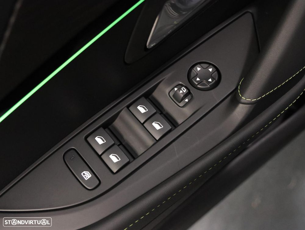 Peugeot e-208 GT - 18