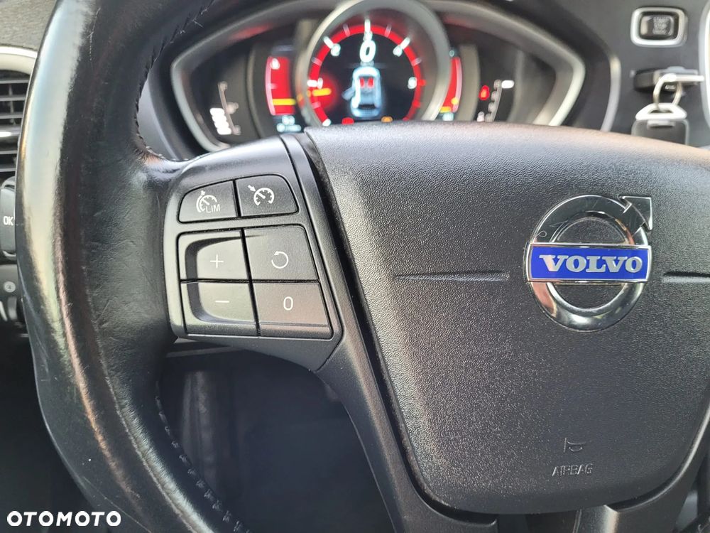 Volvo V40 D2 Momentum - 17