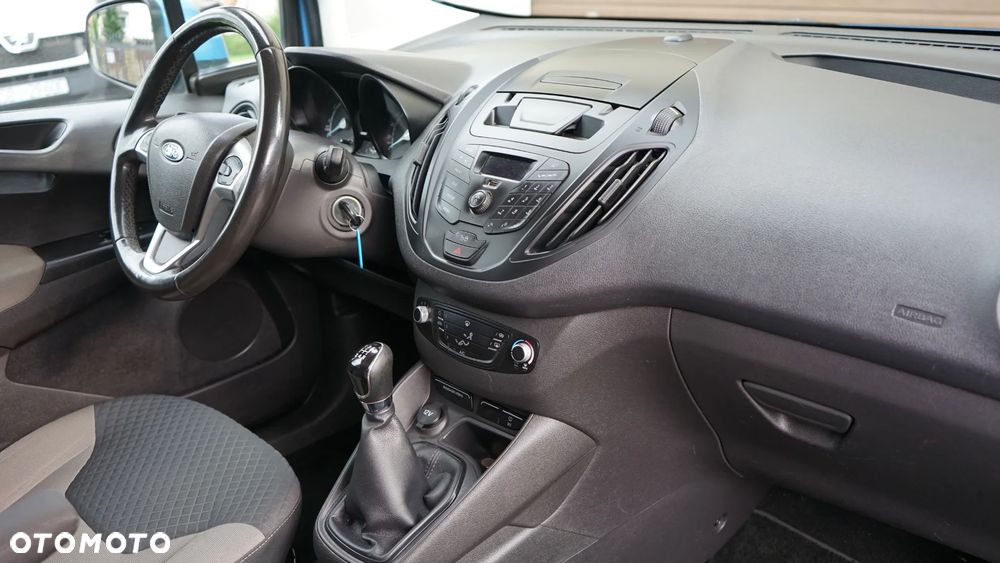 Ford Tourneo Courier - 29