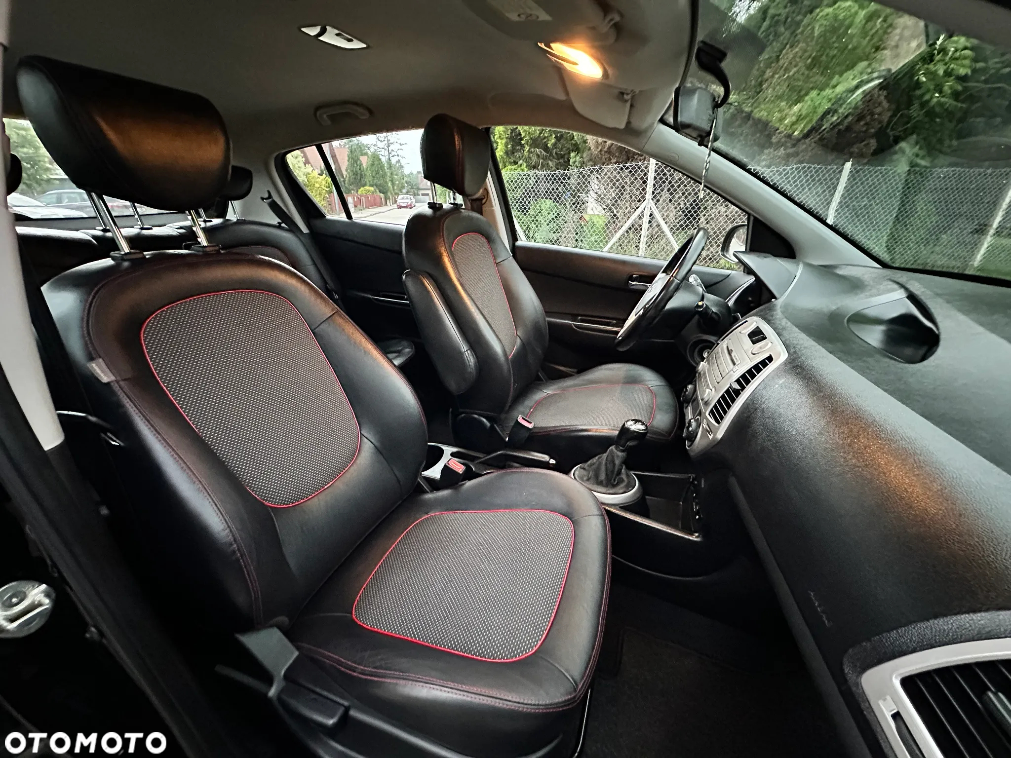 Hyundai i20 - 12
