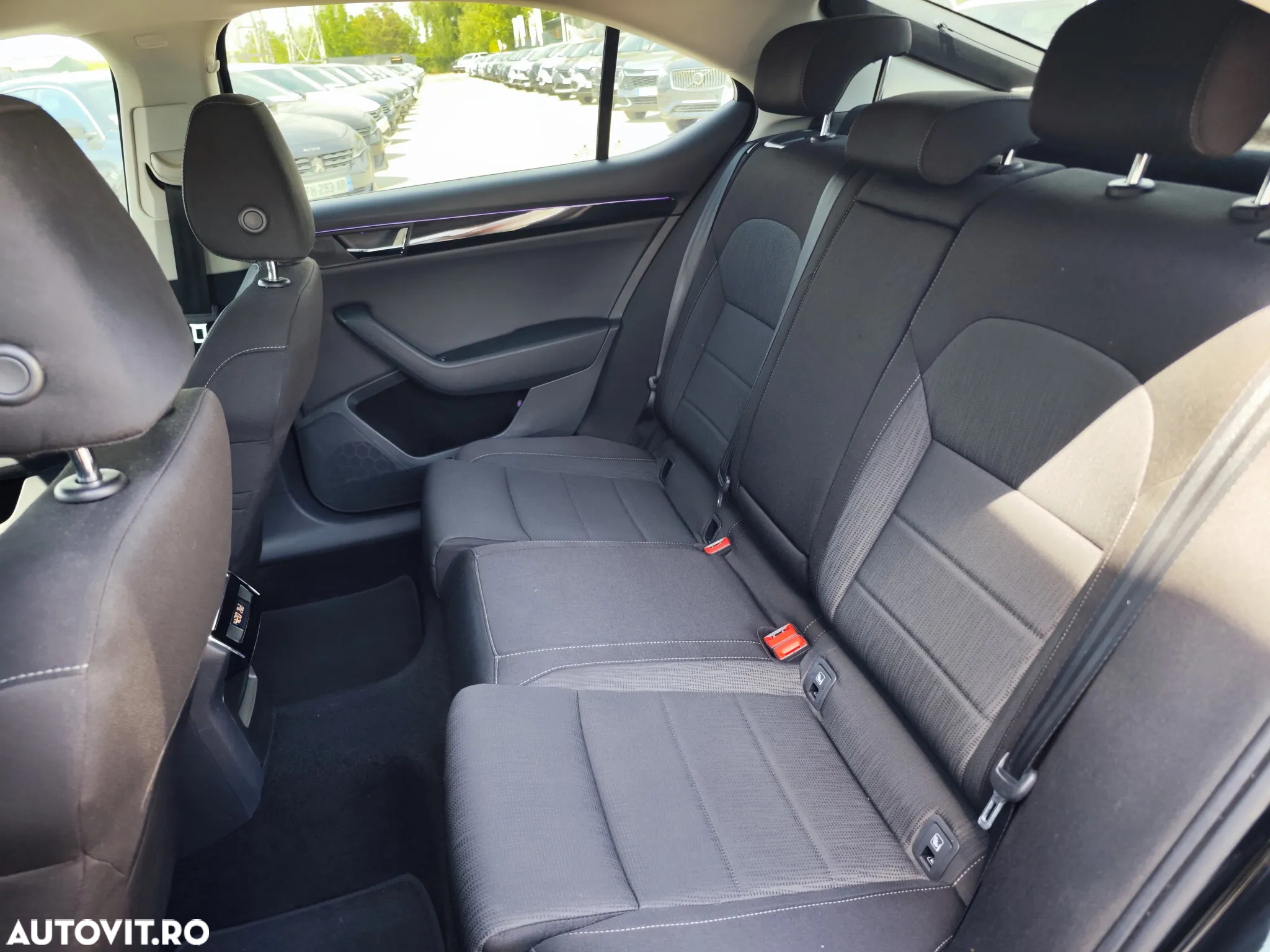 Skoda Superb 2.0 TDI DSG Ambition - 13
