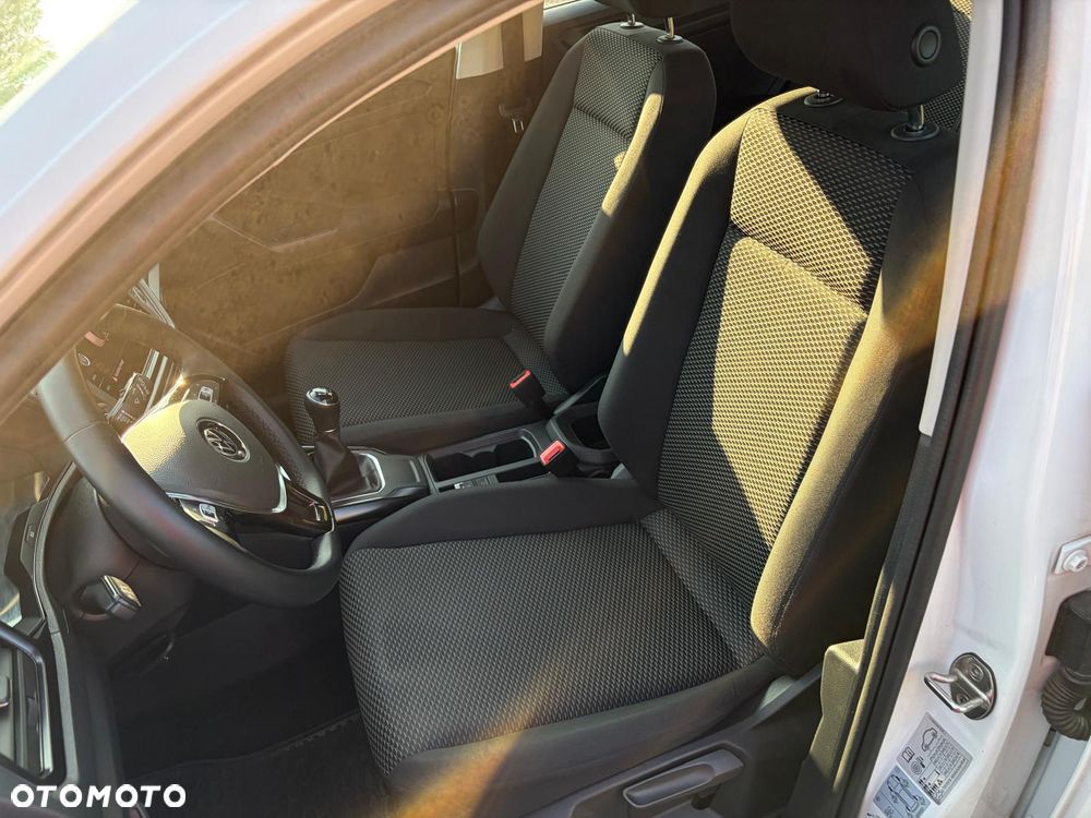 Volkswagen T-Roc 1.0 TSI - 12