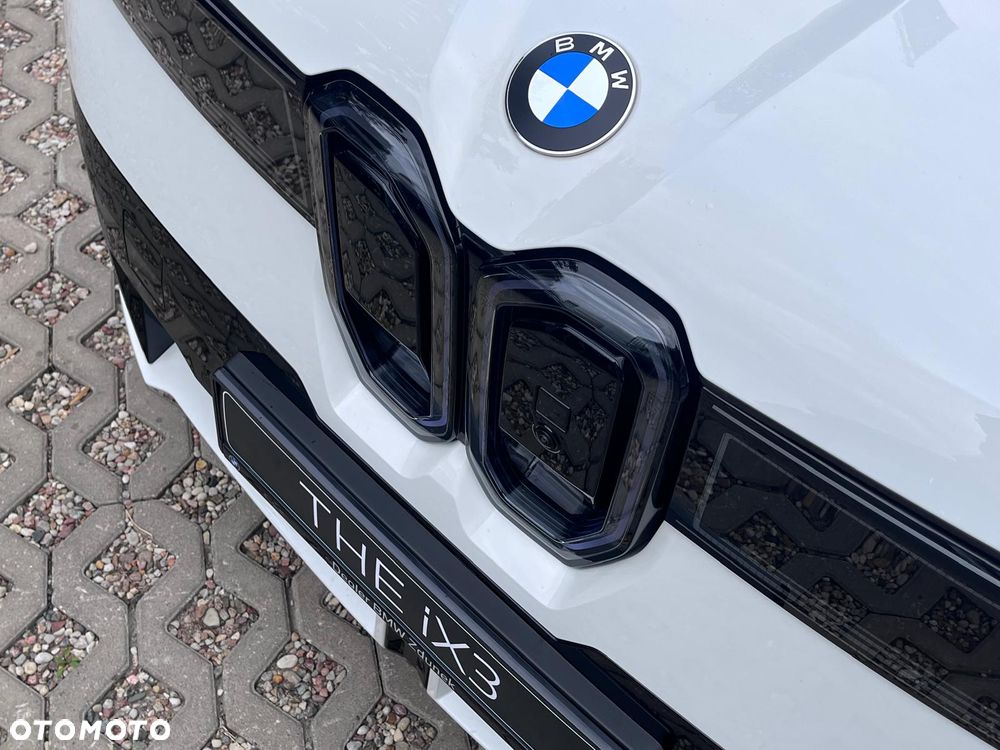 BMW iX3 40 - 32