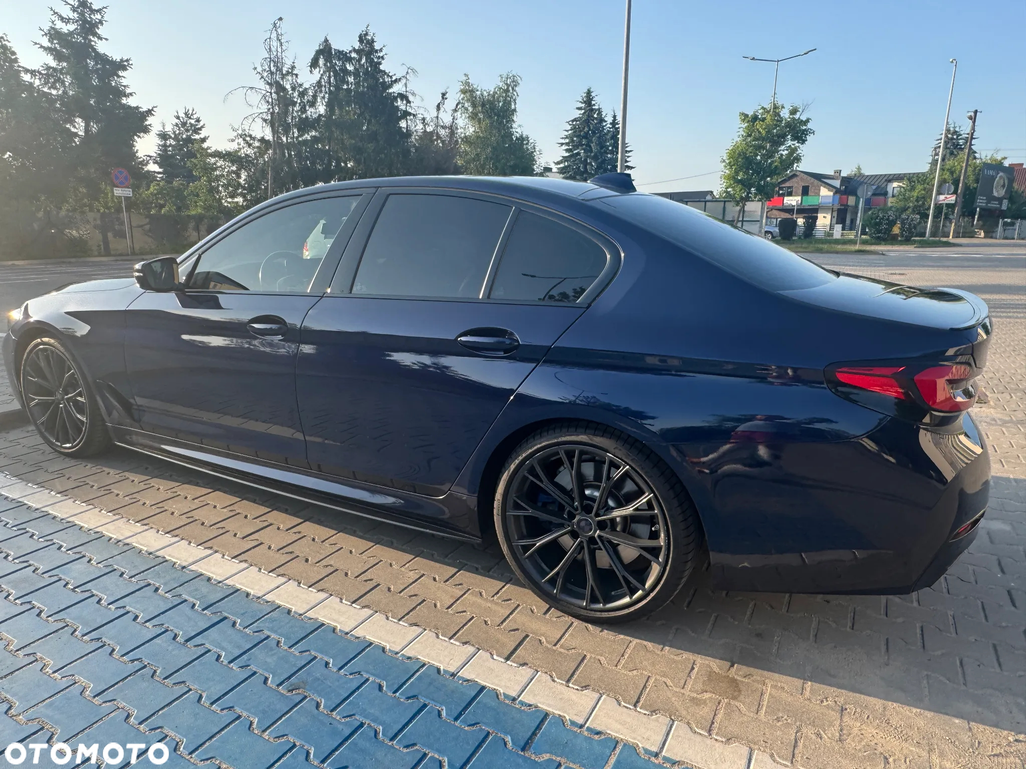 BMW Seria 5 M550i xDrive sport - 2