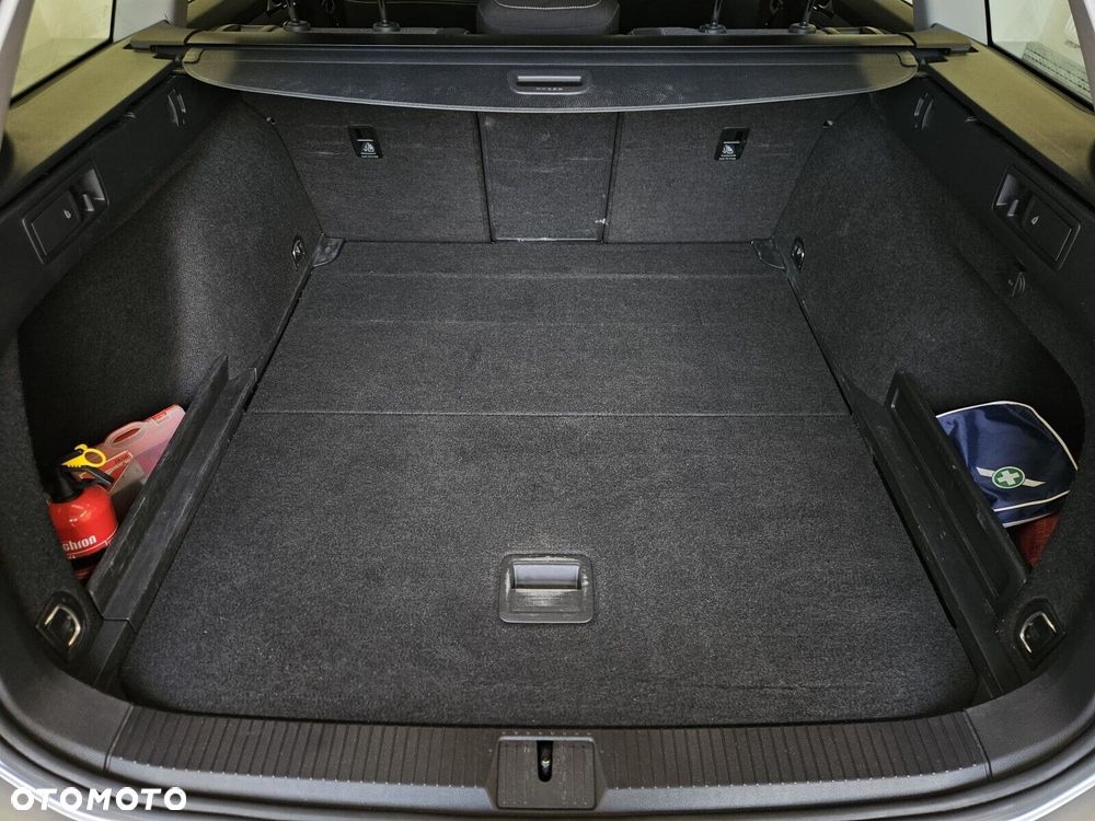 Volkswagen Passat - 26