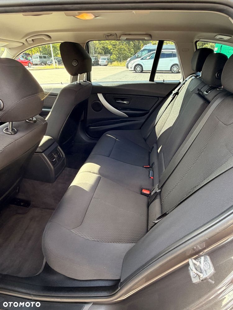 BMW Seria 3 318d - 11