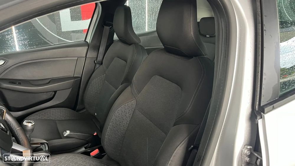 Renault Clio - 28