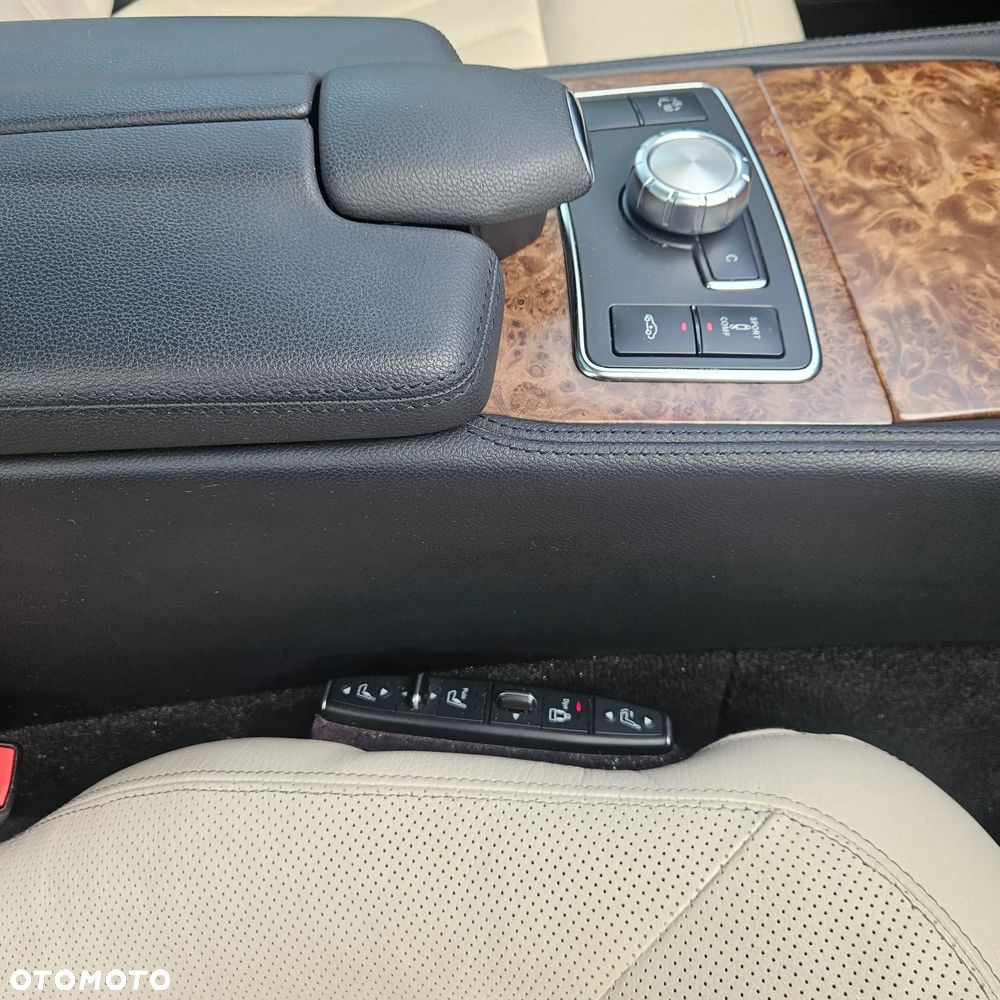 Mercedes-Benz CLS 350 BlueEff - 29