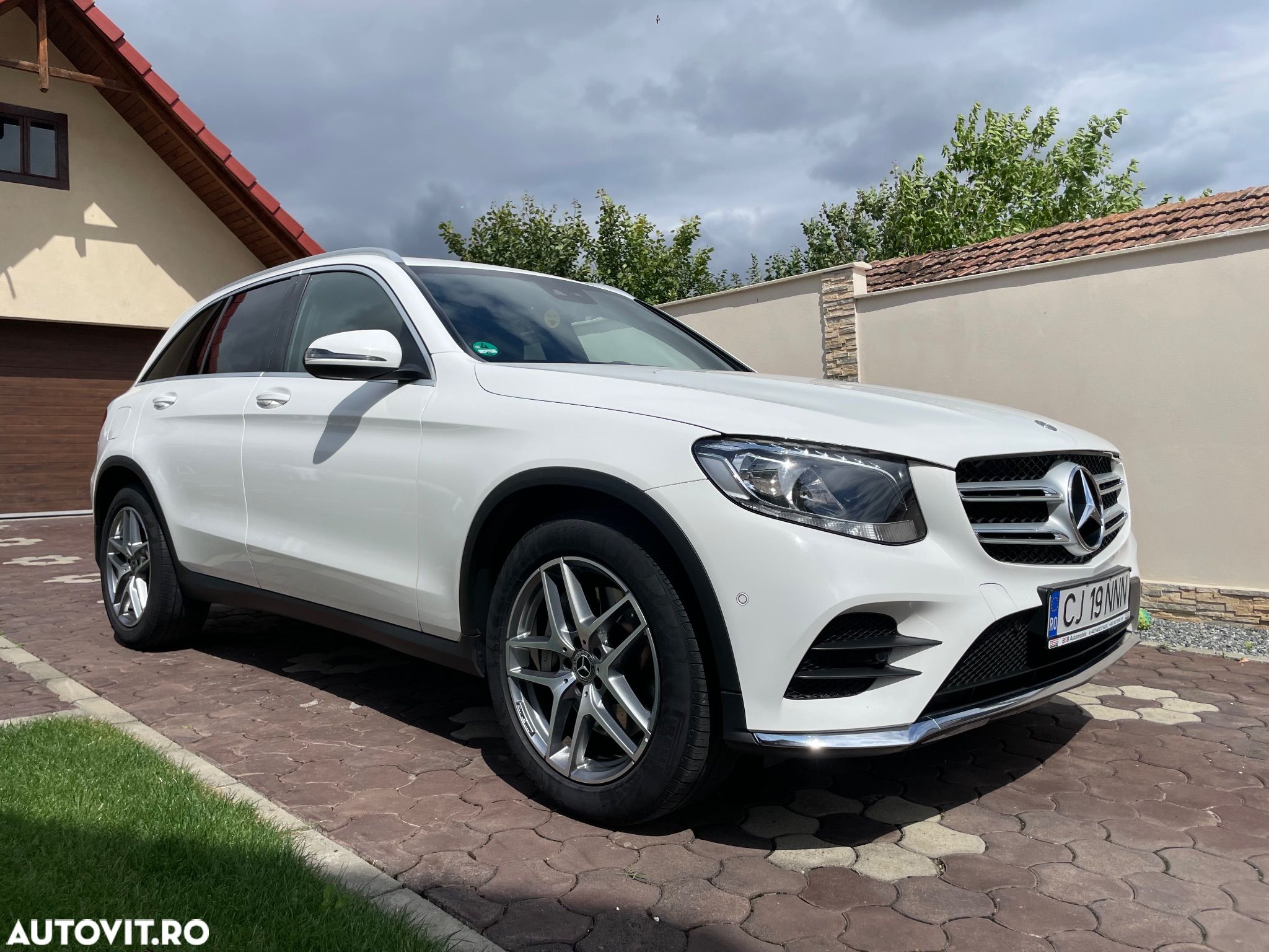 Mercedes-Benz GLC 220 d 4Matic 9G-TRONIC AMG Line - 1