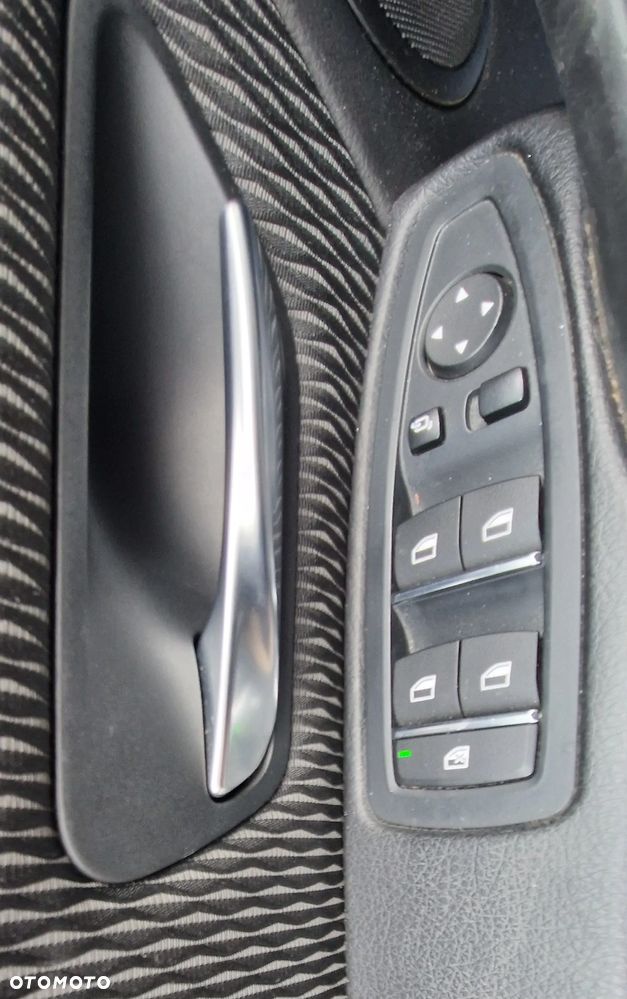 BMW Seria 3 318d xDrive - 17