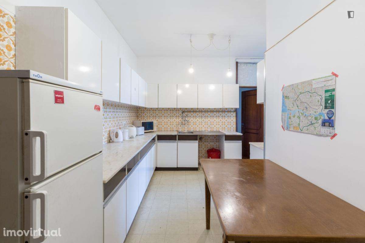 Quarto - localizado em Ramalde Porto - Grande imagem: 2/36