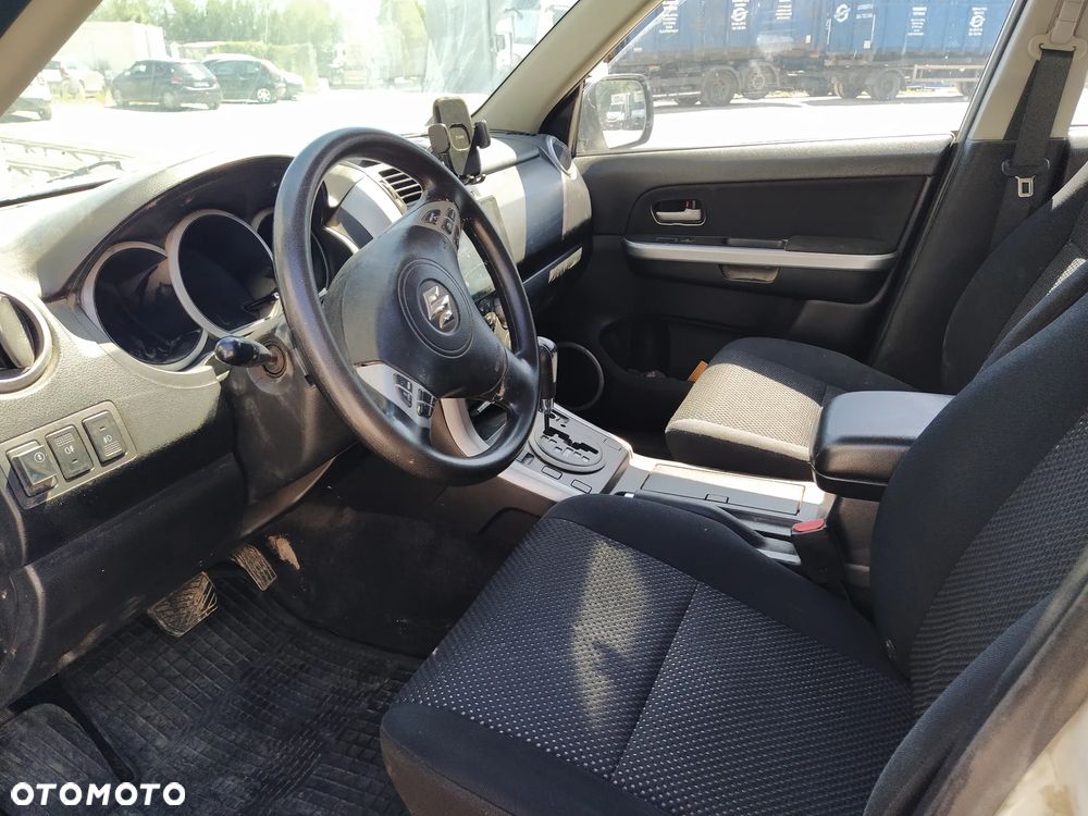 Suzuki Grand Vitara 2.7 V6 - 6