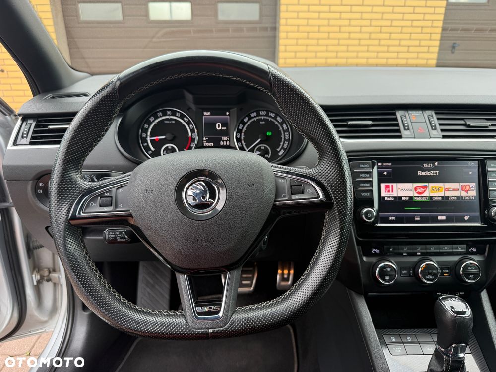 Skoda Octavia 2.0 TDI DSG RS - 18