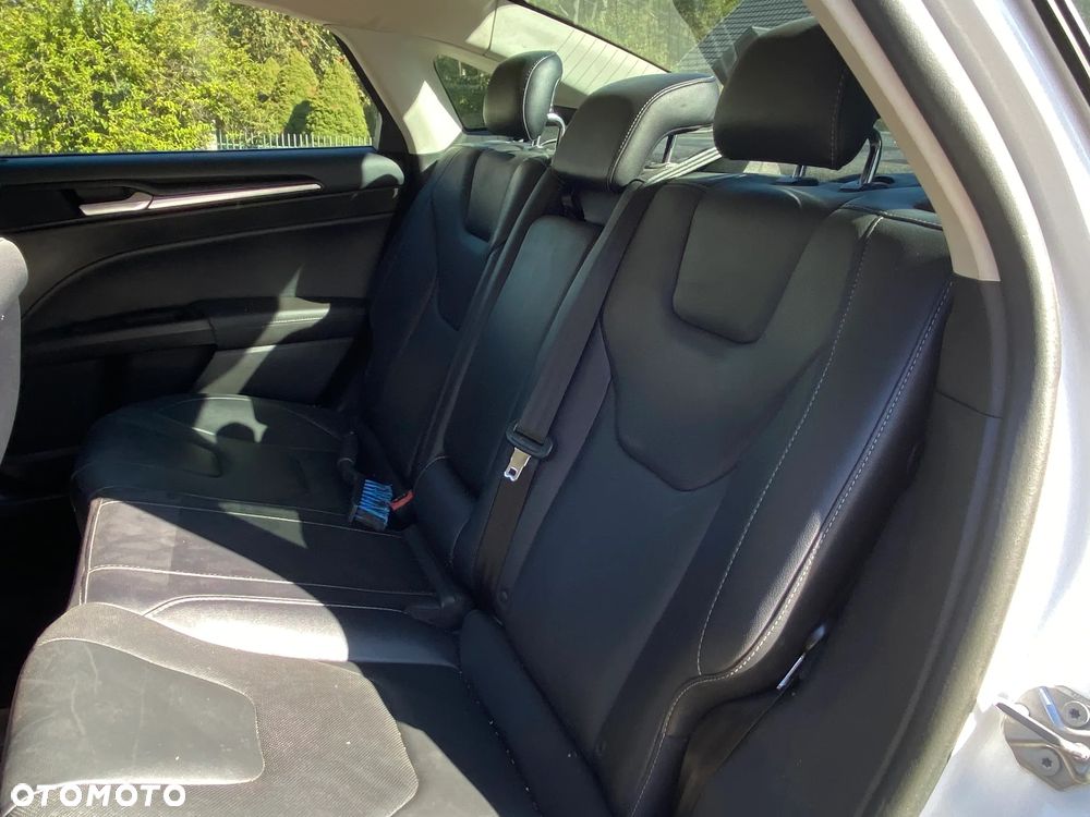 Ford Fusion - 18
