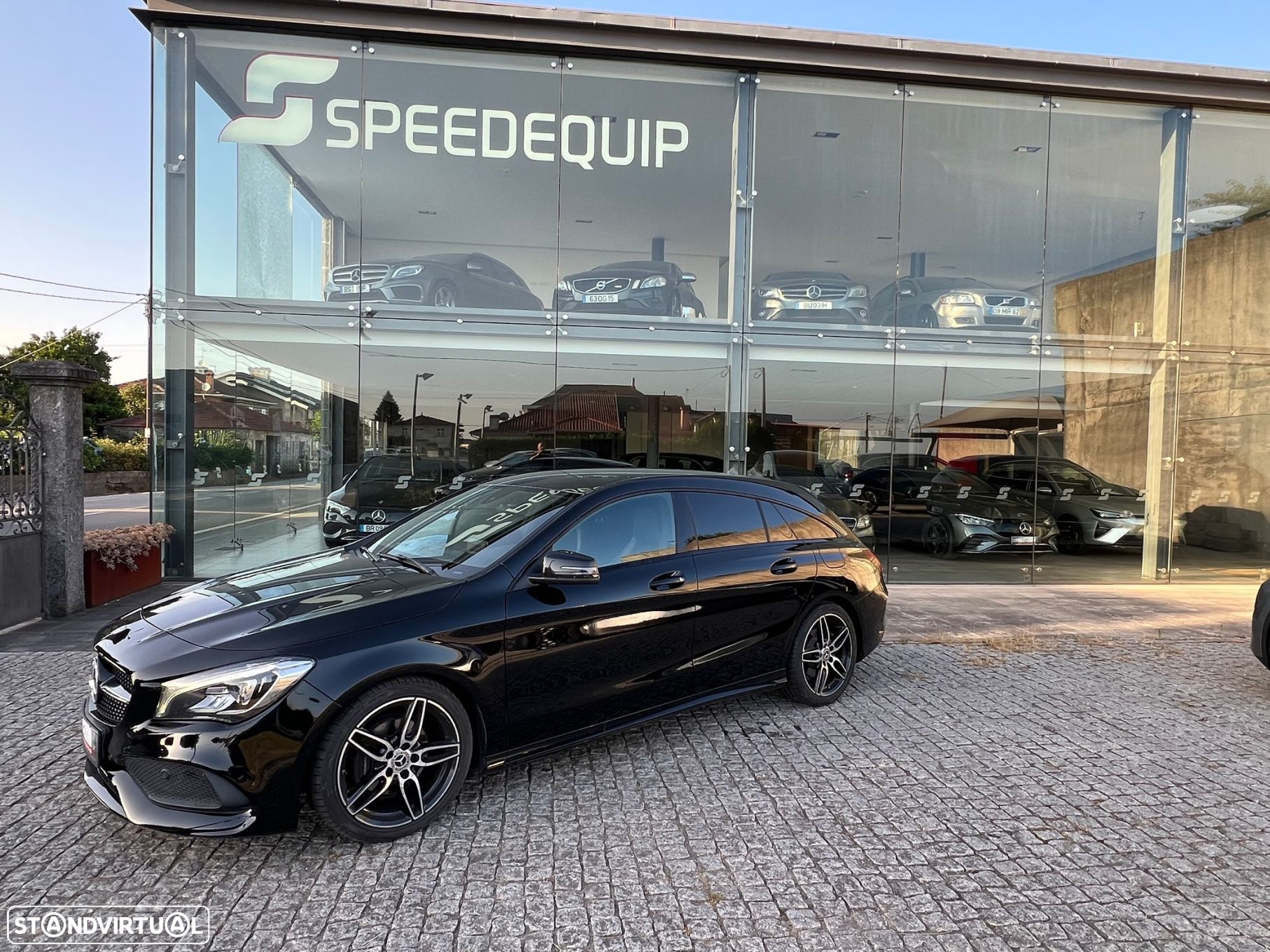 Mercedes-Benz CLA 180 d Shooting Brake AMG Line - 3