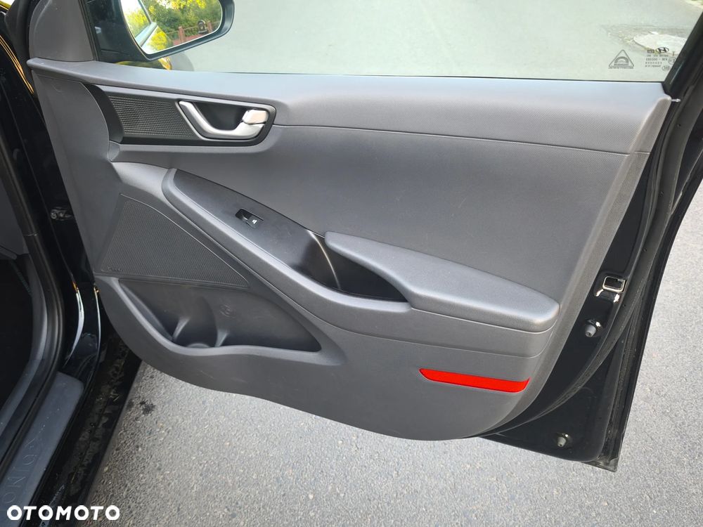 Hyundai IONIQ 1.6 GDI Style - 32