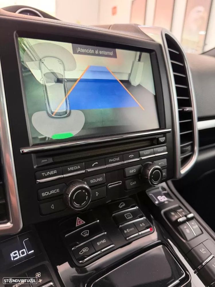 Porsche Cayenne Platinum Edition — fotografia 10