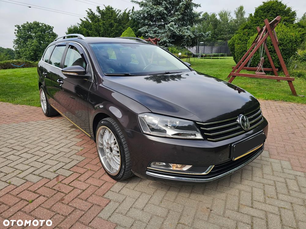 Volkswagen Passat - 1