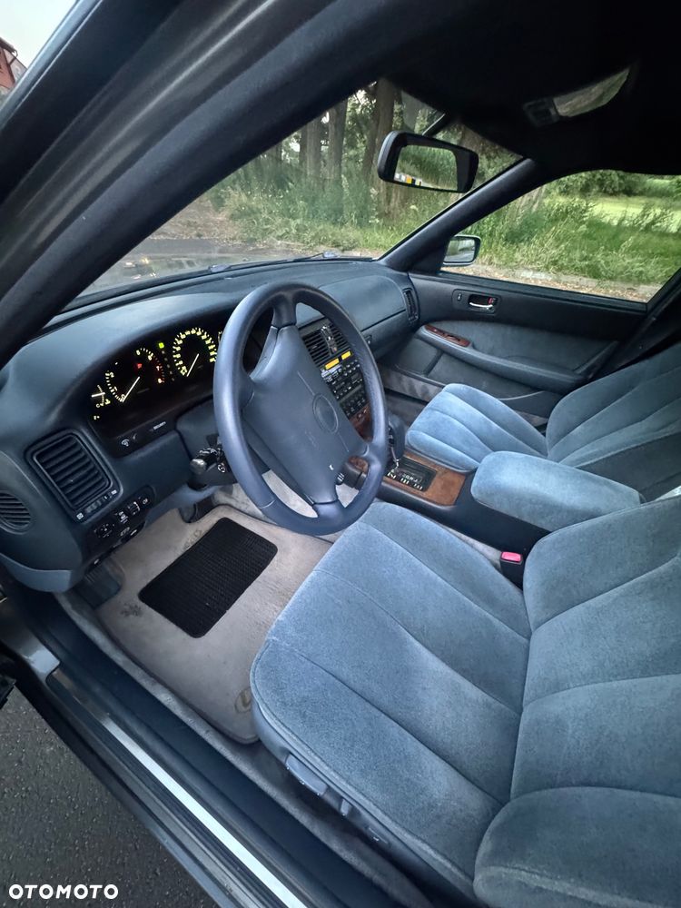 Lexus LS - 9