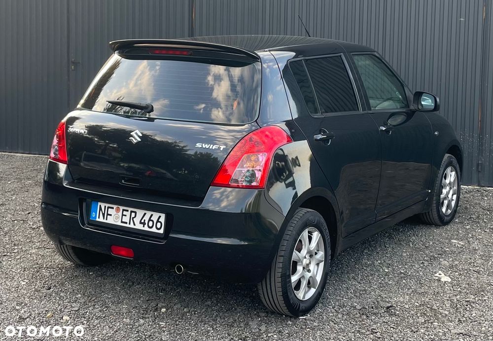 Suzuki Swift - 4