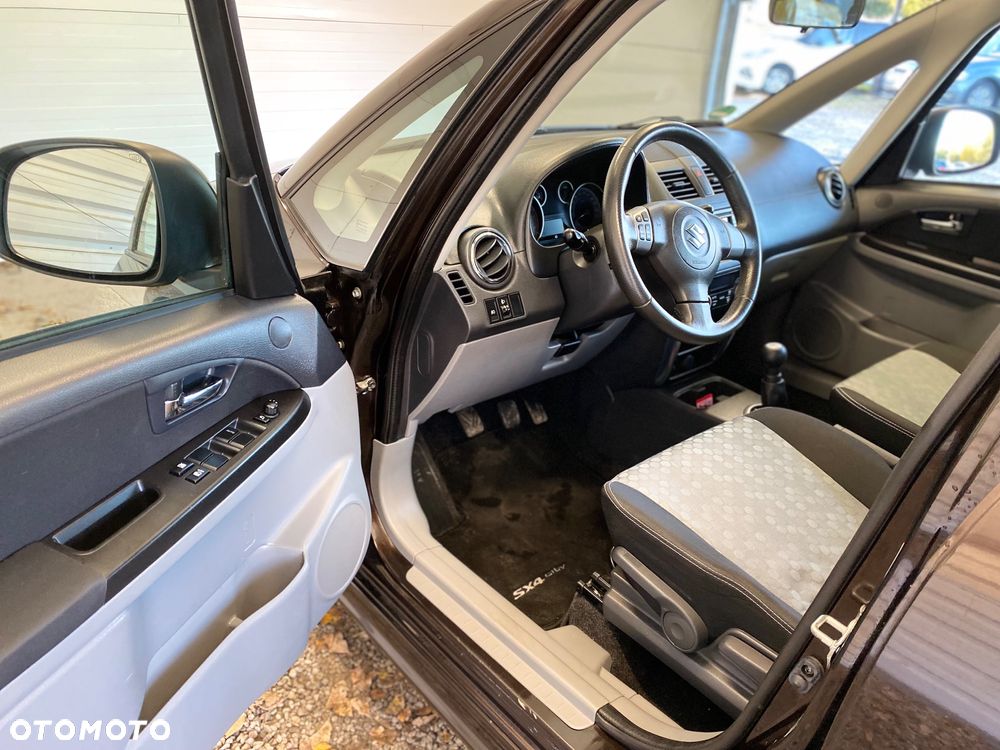 Suzuki SX4 1.6 Premium - 6