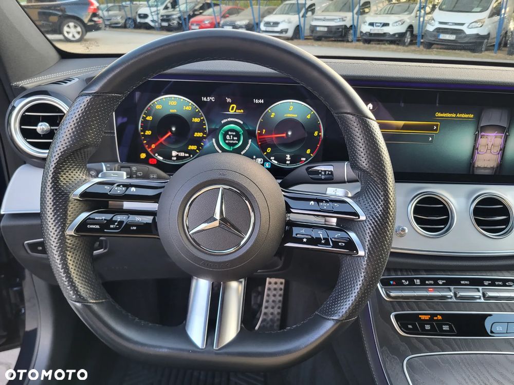 Mercedes-Benz Klasa E 220 d 4-Matic AMG - 22