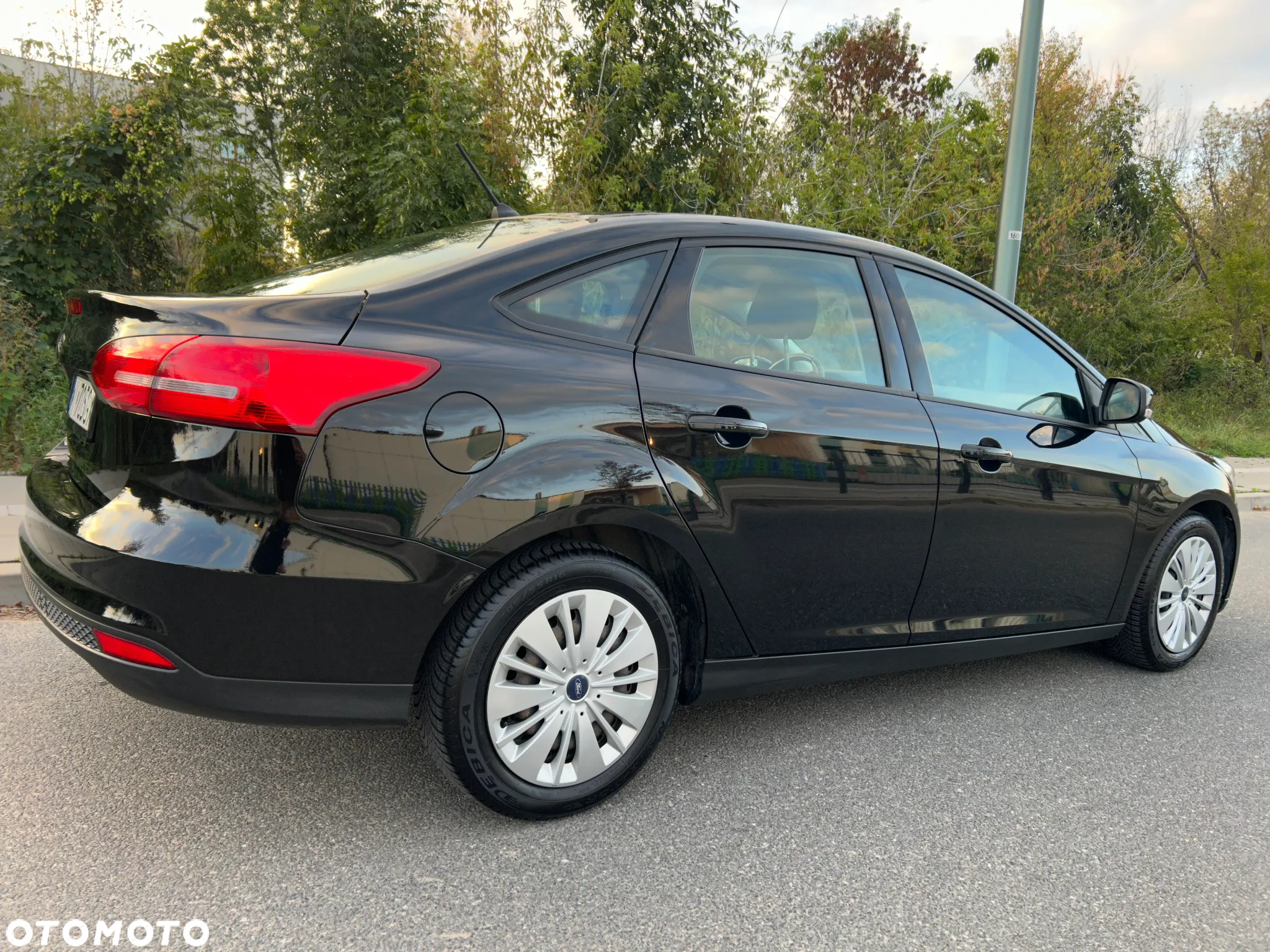 Ford Focus 1.6 Trend - 30