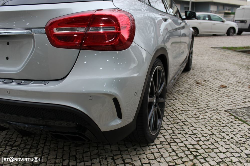 Mercedes-Benz GLA 45 AMG 4-Matic - 11