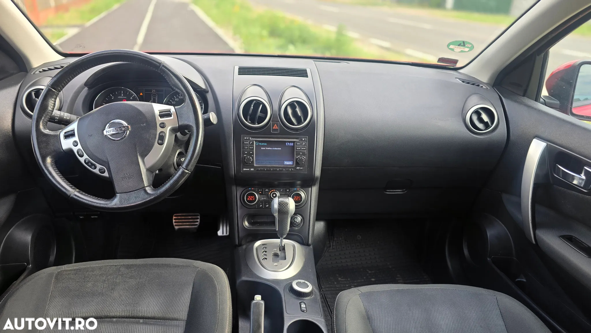 Nissan Qashqai 2.0 DCI 4 x 4 DPF Aut acenta - 8