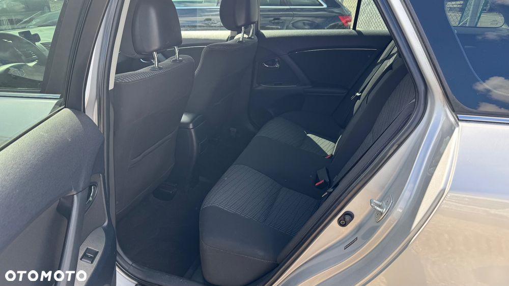Toyota Avensis 1.8 Sol NAVI - 26