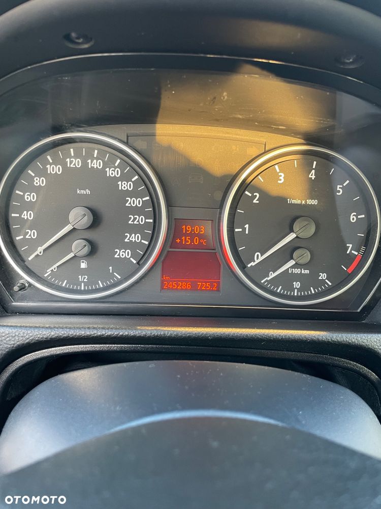 BMW Seria 3 325xi - 14
