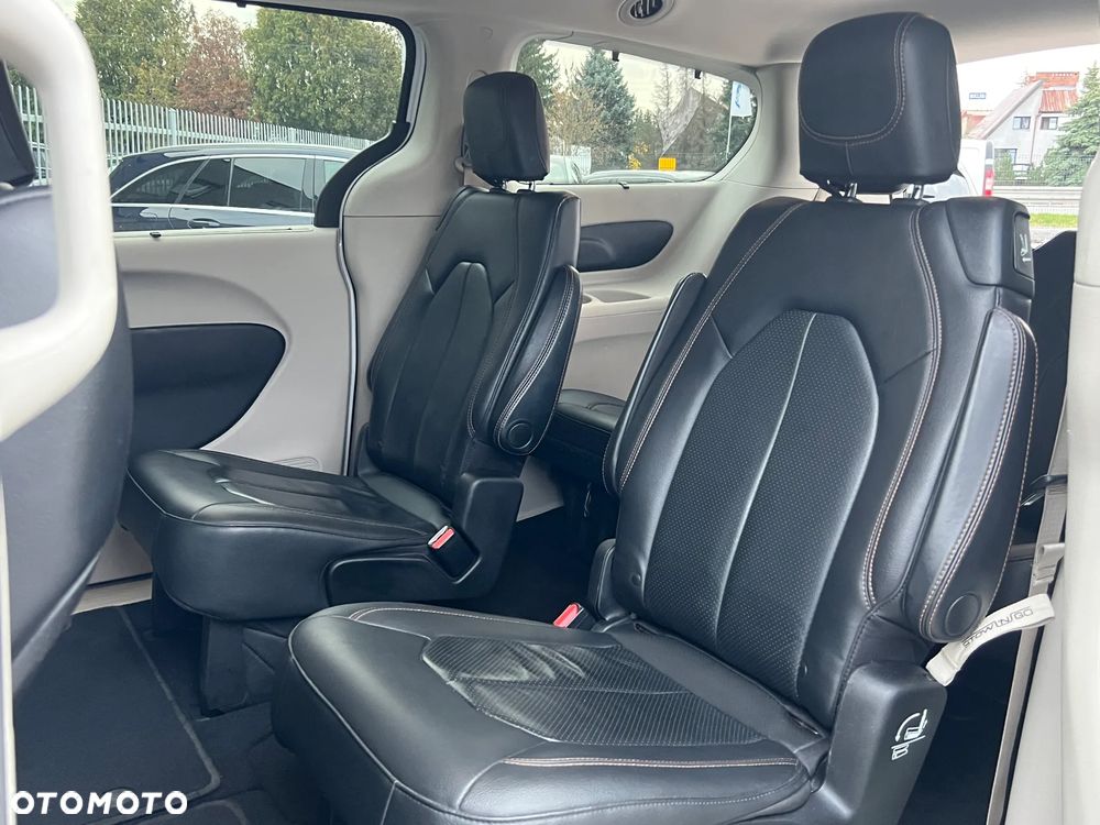 Chrysler Pacifica - 29