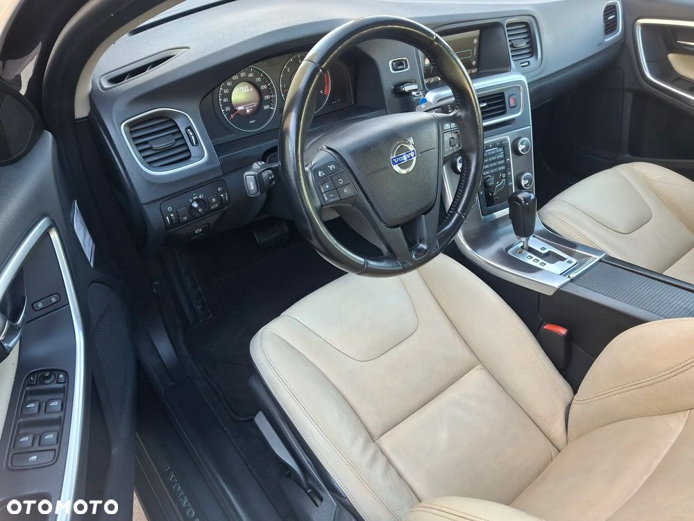 Volvo S60 D3 Geartronic Summum - 24