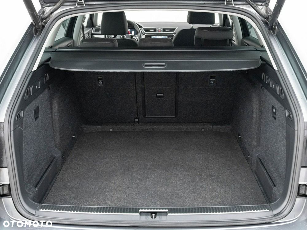 Skoda Superb 2.0 TDI SCR Style DSG - 29