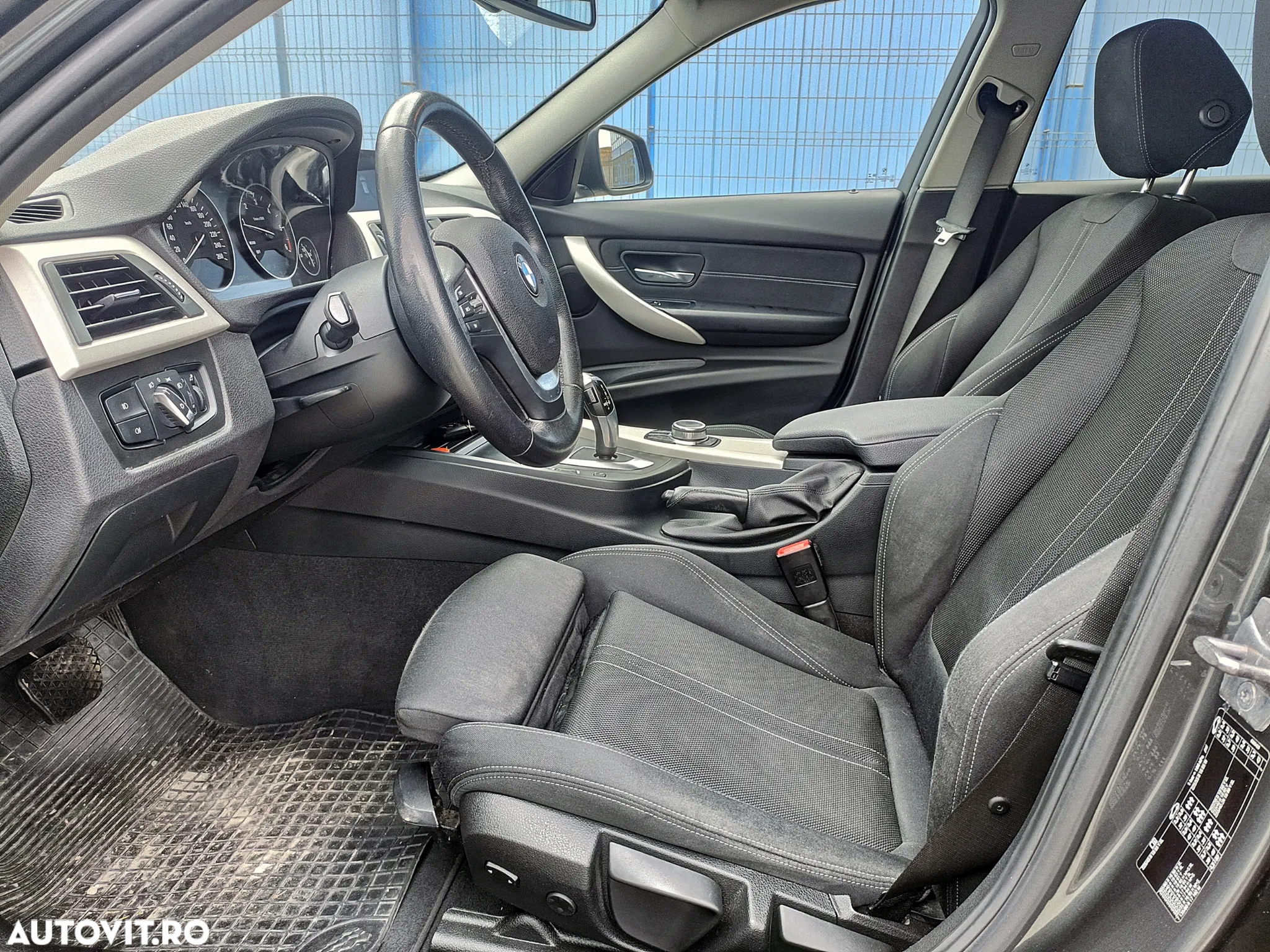 BMW Seria 3 320d Touring Aut. Sport Line - 10