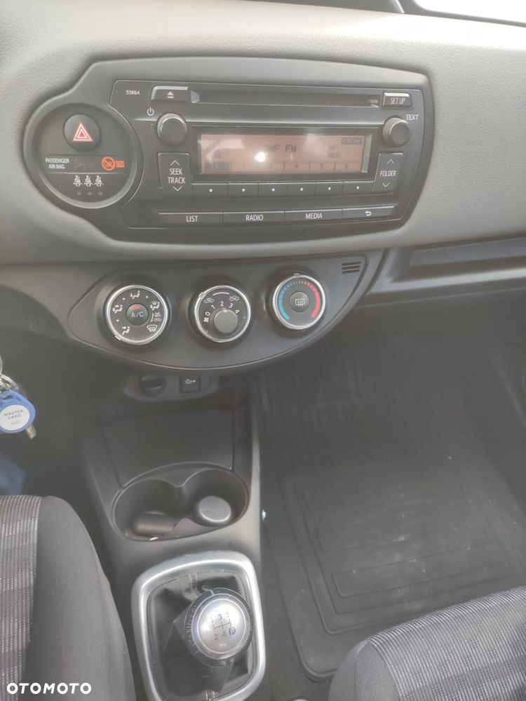 Toyota Yaris - 16
