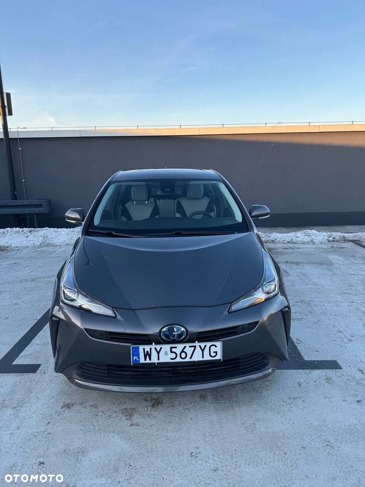 Toyota Prius ver-1-8-hybrid-executive - 1