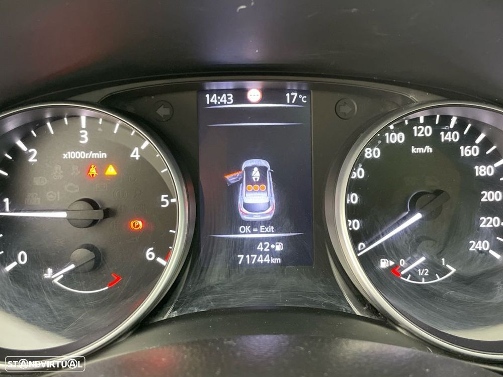 Nissan Qashqai 1.5 dCi N-Connecta - 9