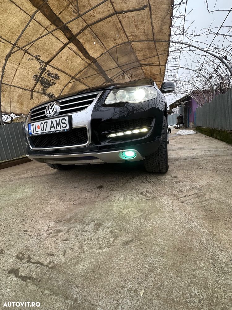 Volkswagen Touareg - 1