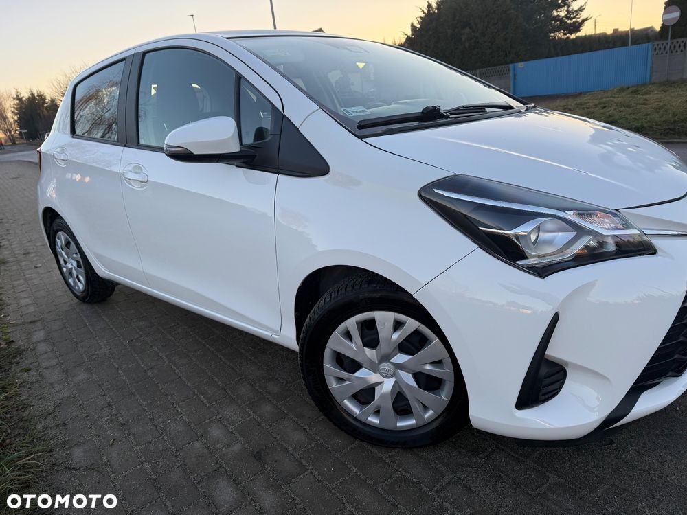 Toyota Yaris 1.0 Premium - 23