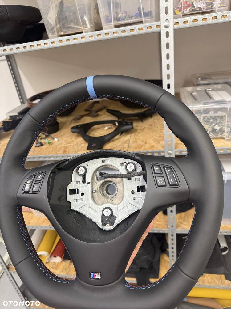 Kierownica mperformance bmw e90 e92 m3 plaski dol niebieski pasek - 5