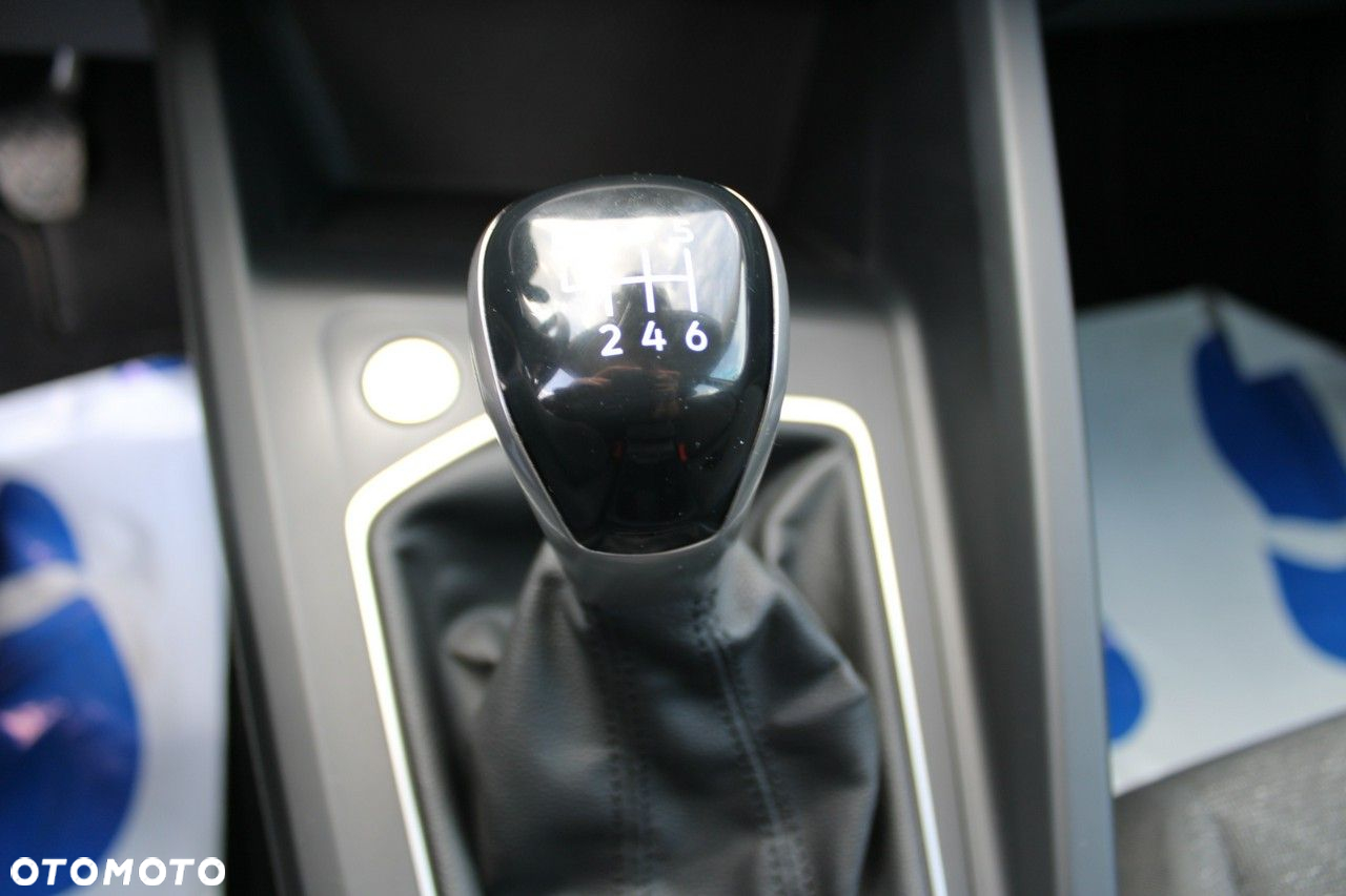 Volkswagen Golf - 30
