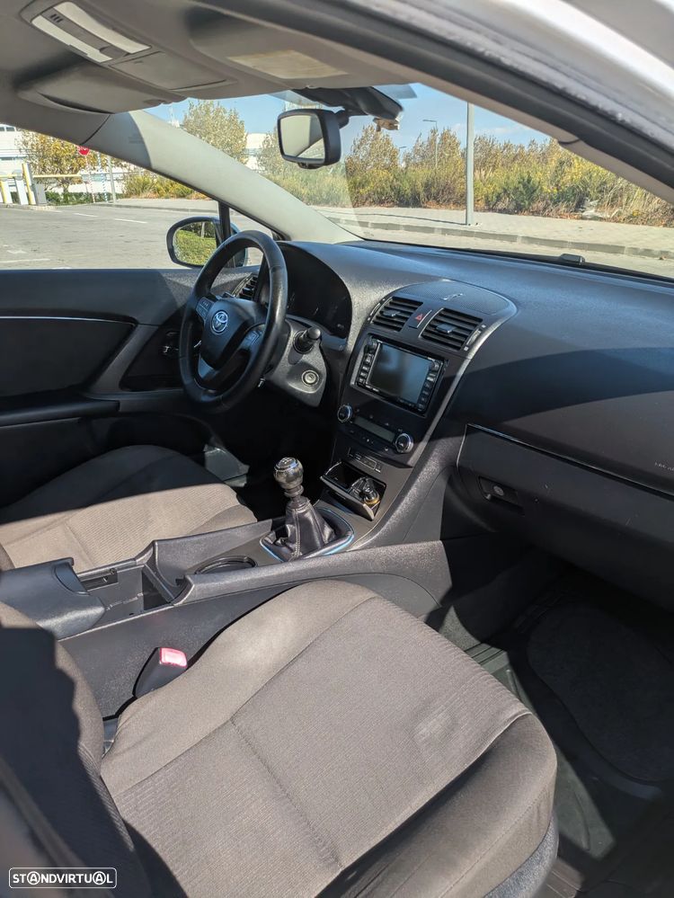 Toyota Avensis SW 2.0 D-4D Premium Sport+GPS - 7