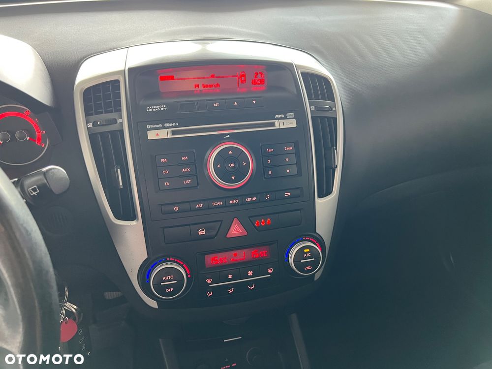Kia Ceed - 14
