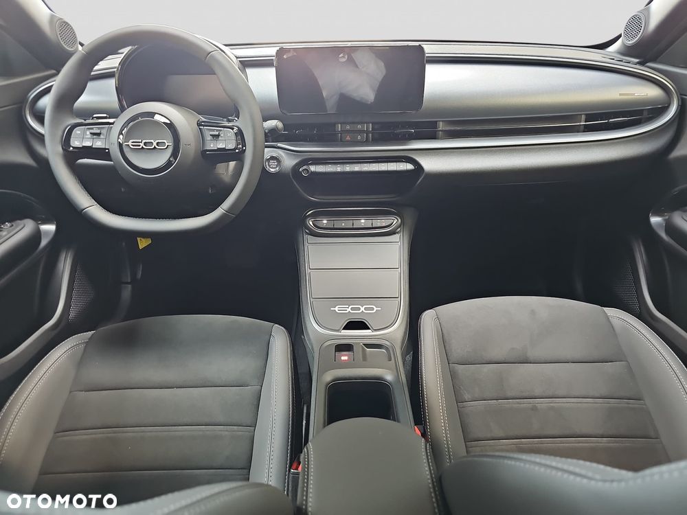 Fiat 600 1.2 Turbo Sport eDCT - 22