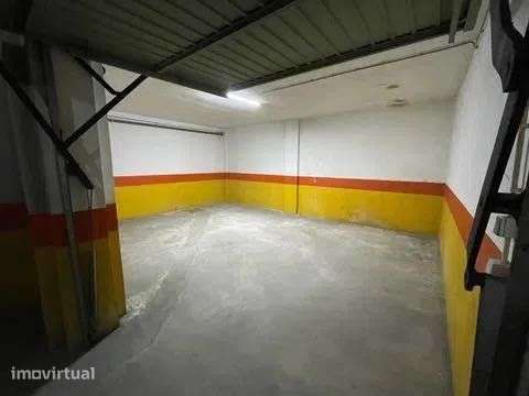 Vende-se garagem fechada Lourosa, Santa Maria da Feira - Grande imagem: 4/7