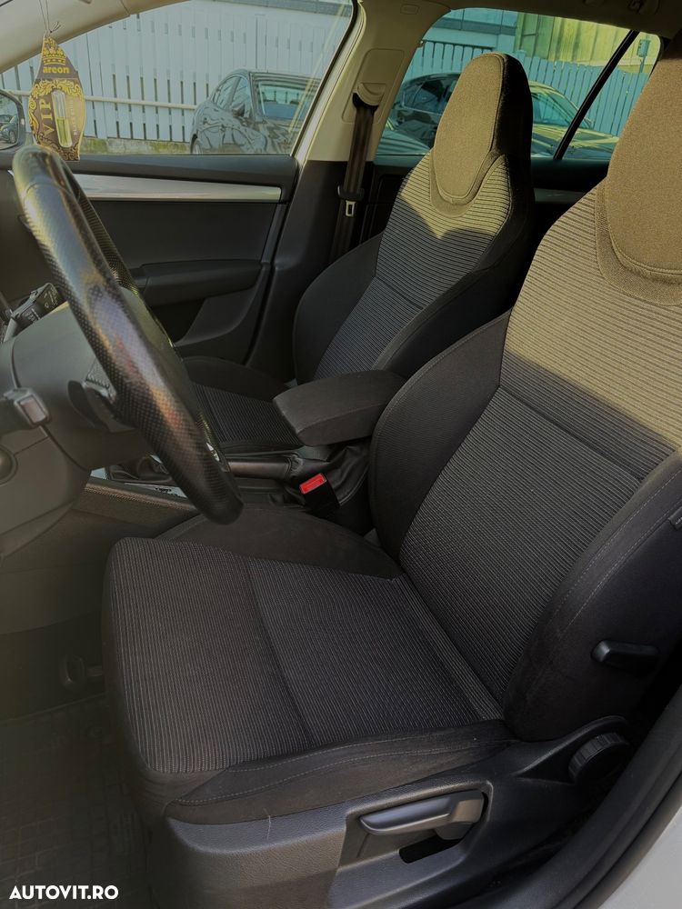 Skoda Octavia 1.6 TDI DSG Ambition - 10