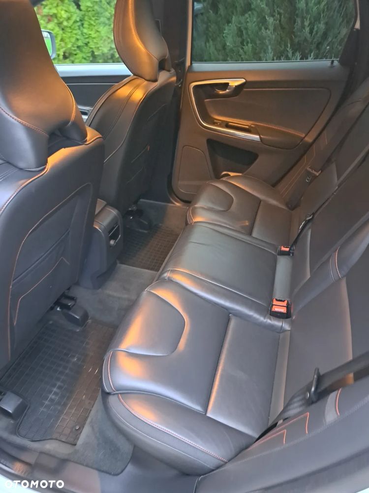 Volvo XC 60 D4 AWD Ocean Race - 18